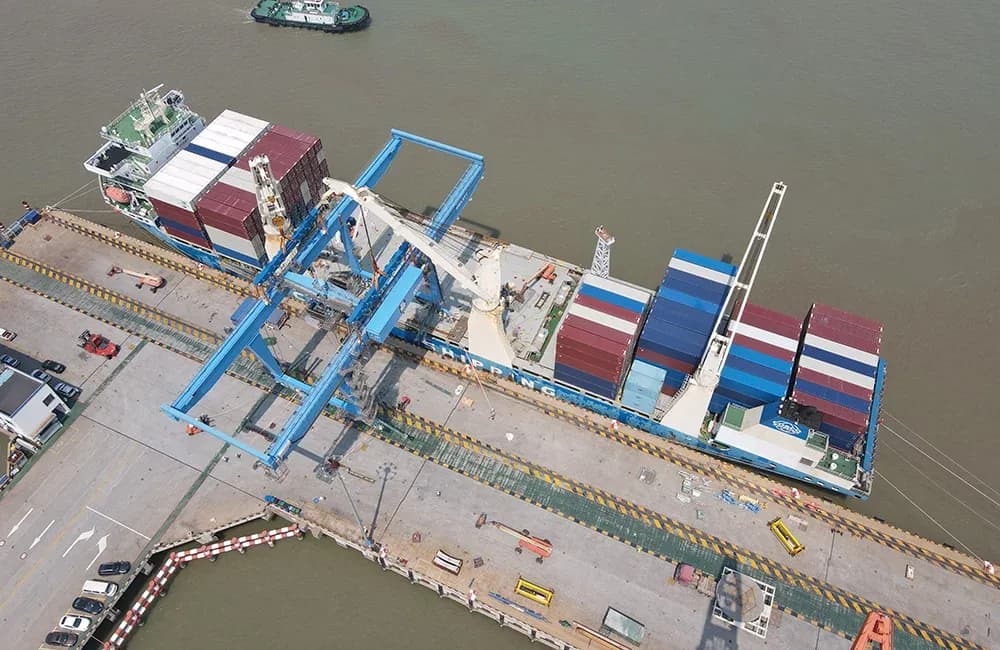 Cẩu giàn chạy ray RMG (Rail Mounted Gantry Crane)