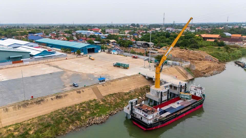 Đơn vị khai thác logistics